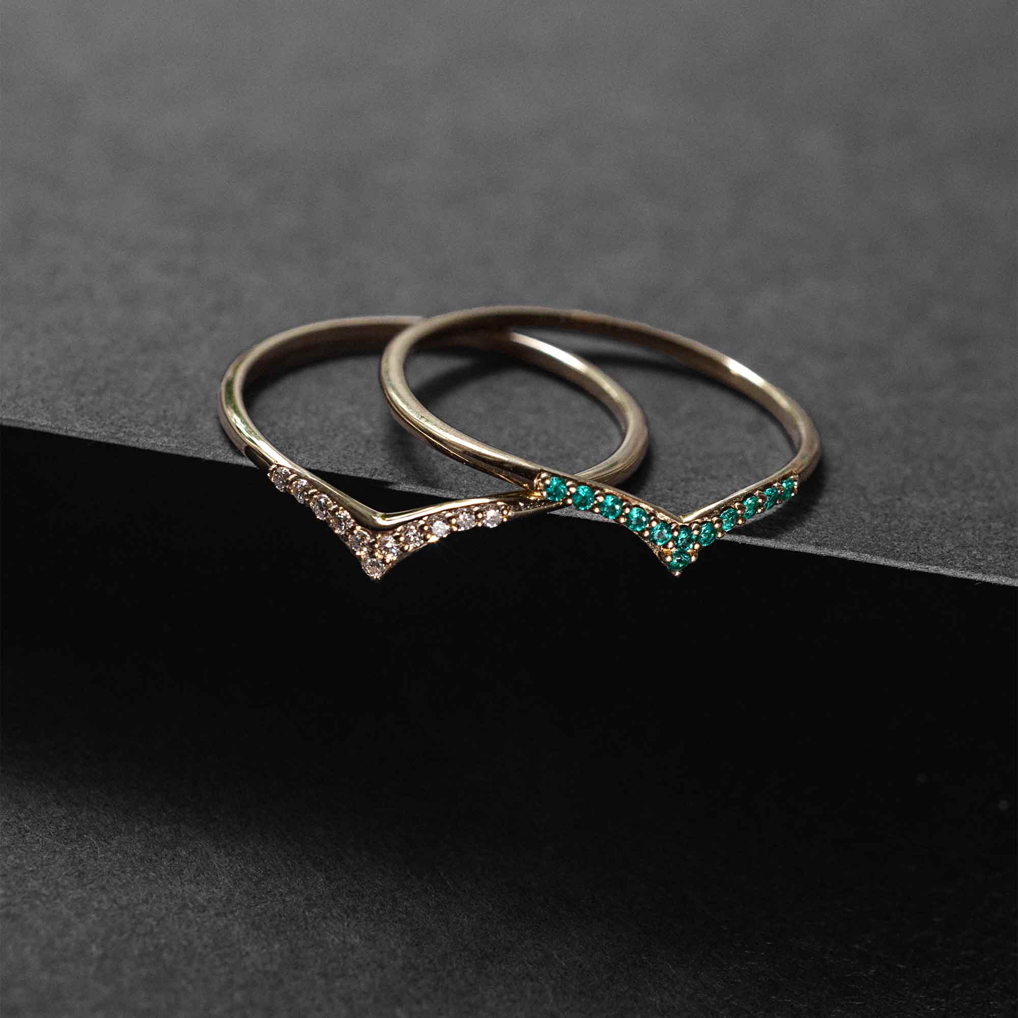 tiara emerald ring | solid gold