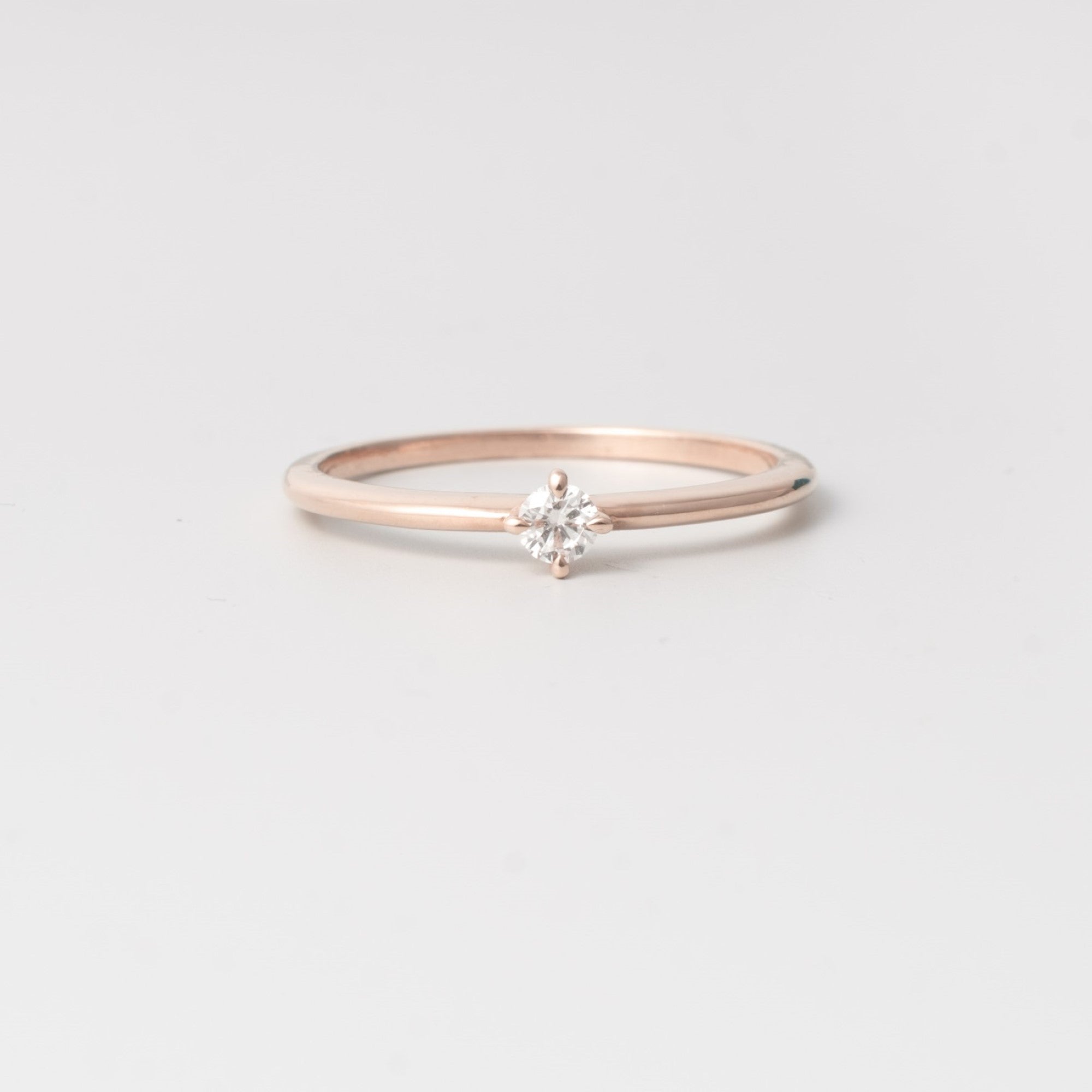 the classic engagement ring | solid gold